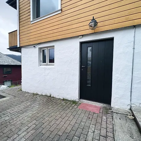 With Parking! Apartmán
